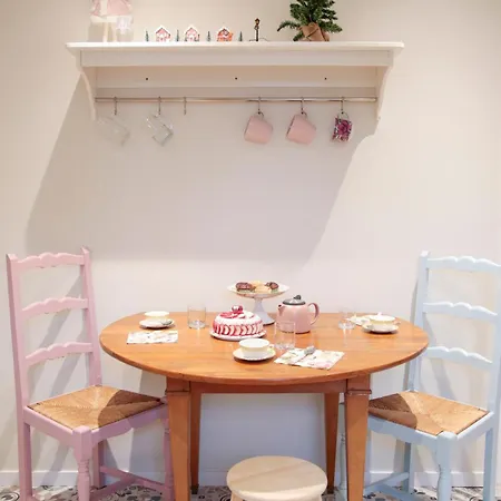 Camelias, De Charme Apartment *